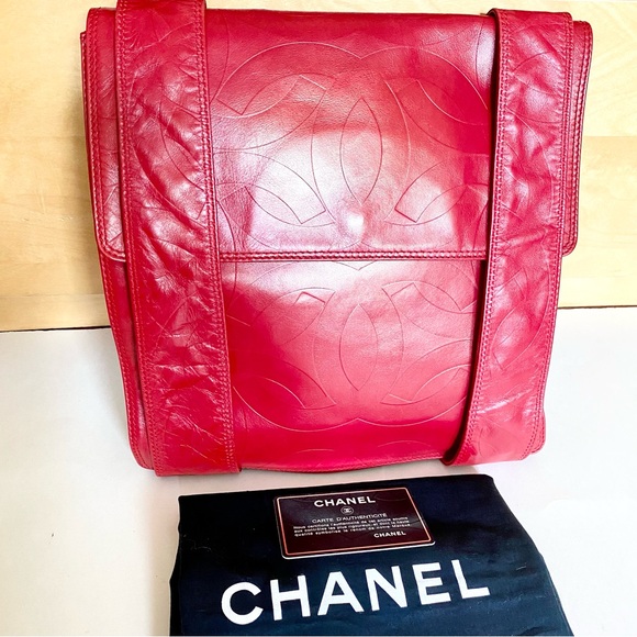 CHANEL LEATHER MESSENGER BAG❤️ - Picture 6 of 17